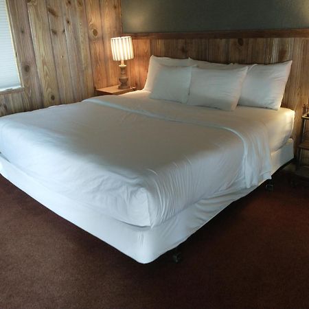 Simmer Motel Wamego Dış mekan fotoğraf