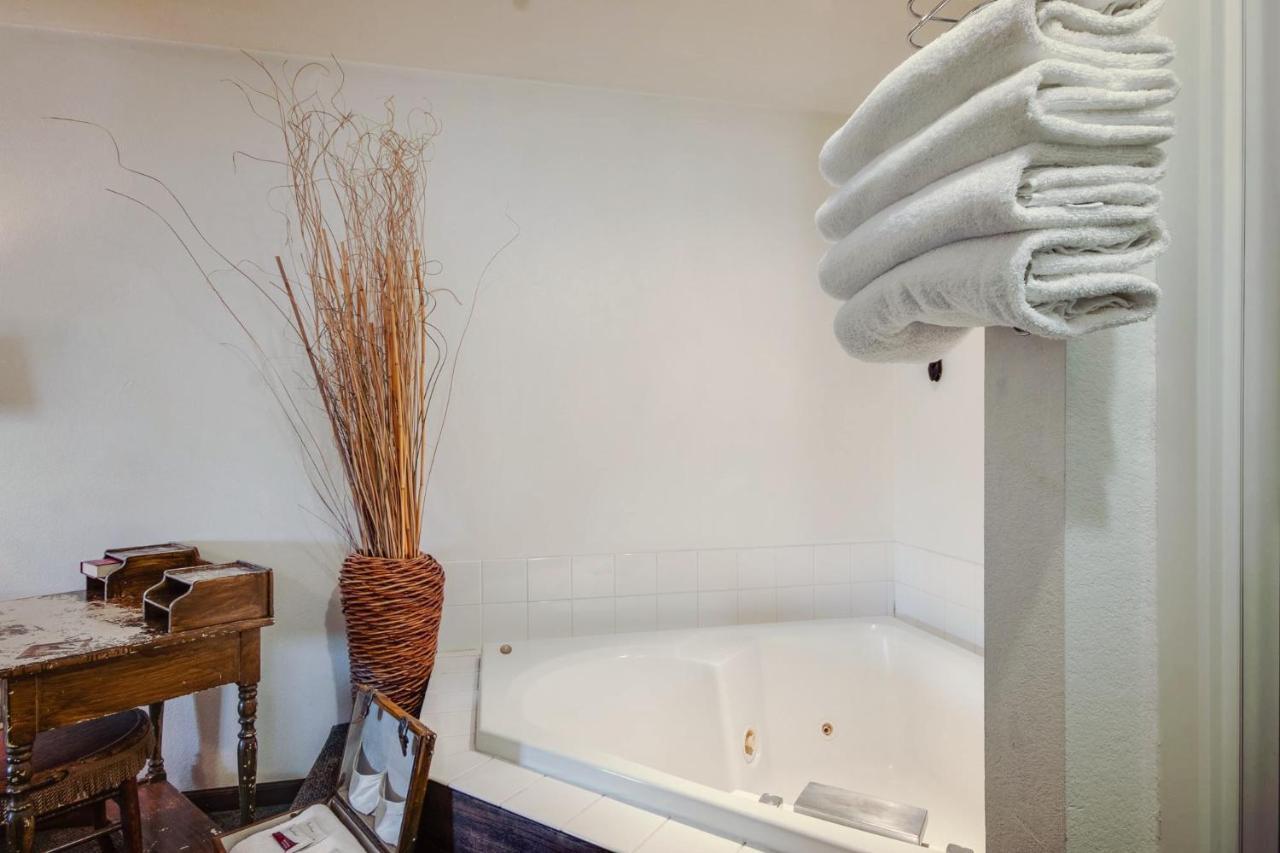 Simmer Motel Wamego Dış mekan fotoğraf