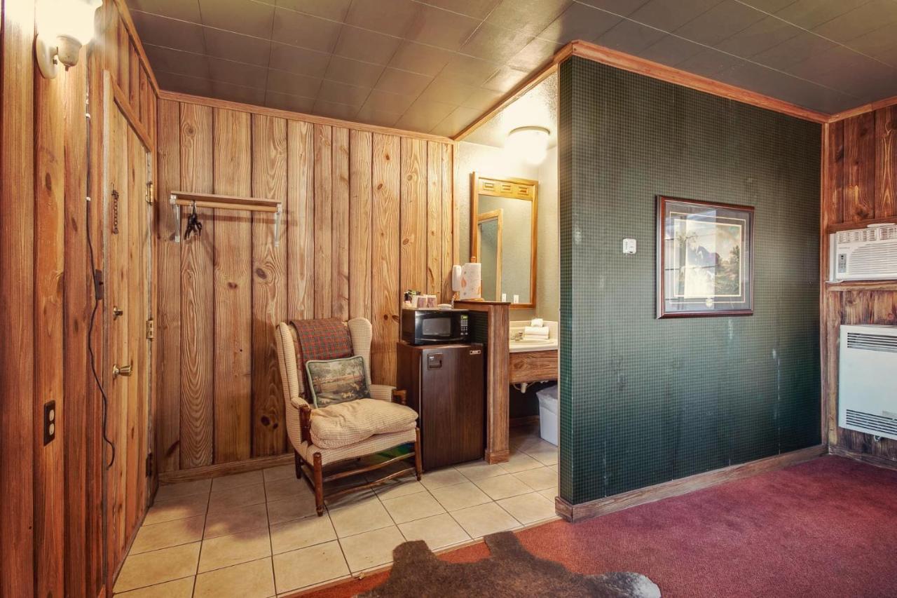 Simmer Motel Wamego Dış mekan fotoğraf