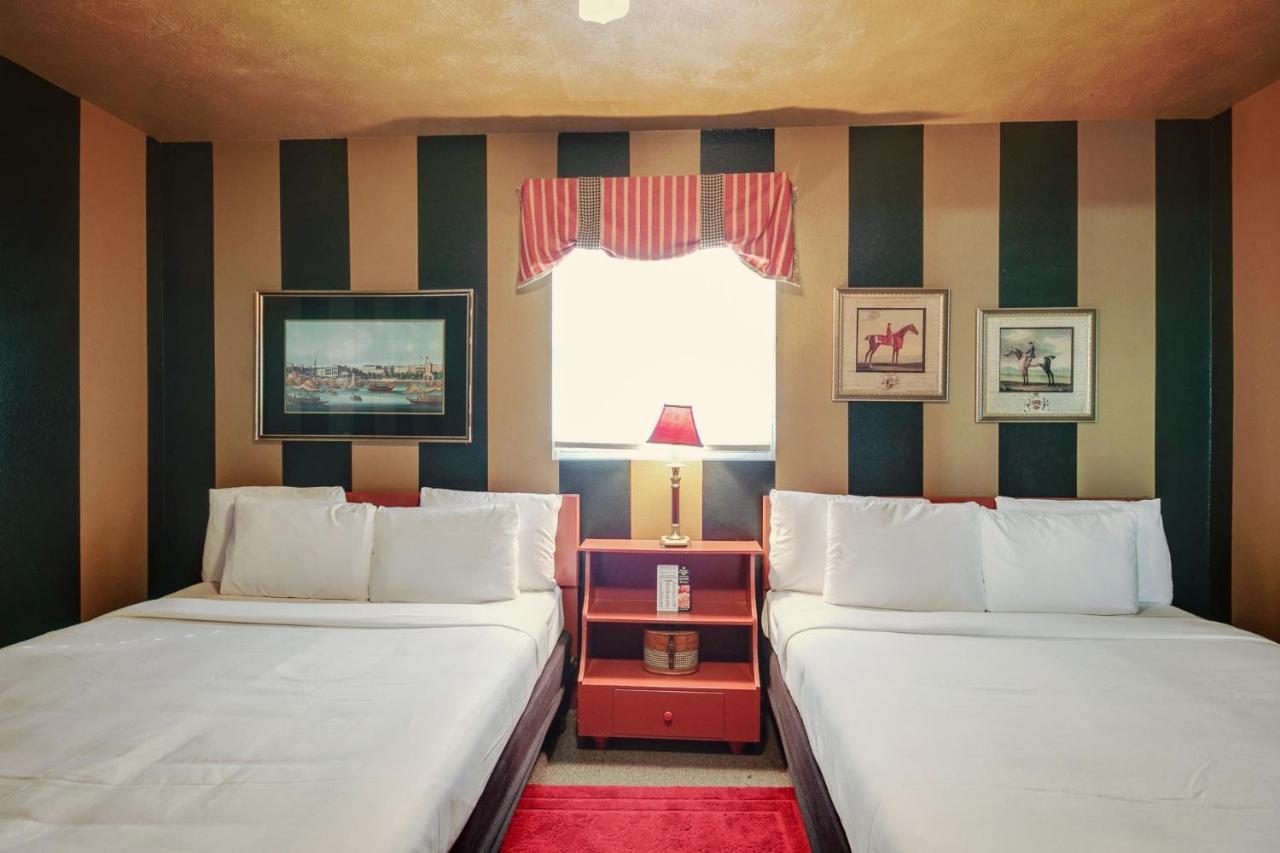 Simmer Motel Wamego Dış mekan fotoğraf