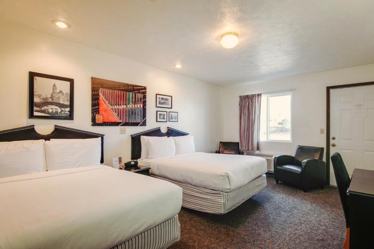 Simmer Motel Wamego Dış mekan fotoğraf