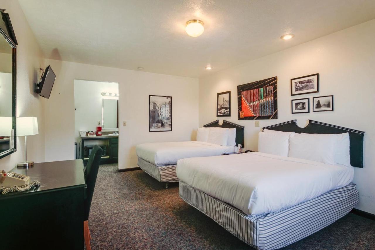 Simmer Motel Wamego Dış mekan fotoğraf